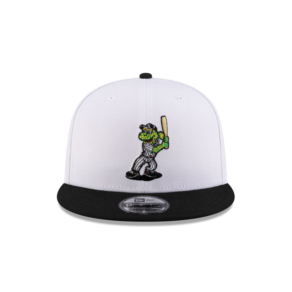 https://cdn.shopify.com/s/files/1/0601/2554/4675/files/70929802_9FIFTY_MLBMASCOT_25_CHIWHICO_WHT_F.jpg?v=1741802263