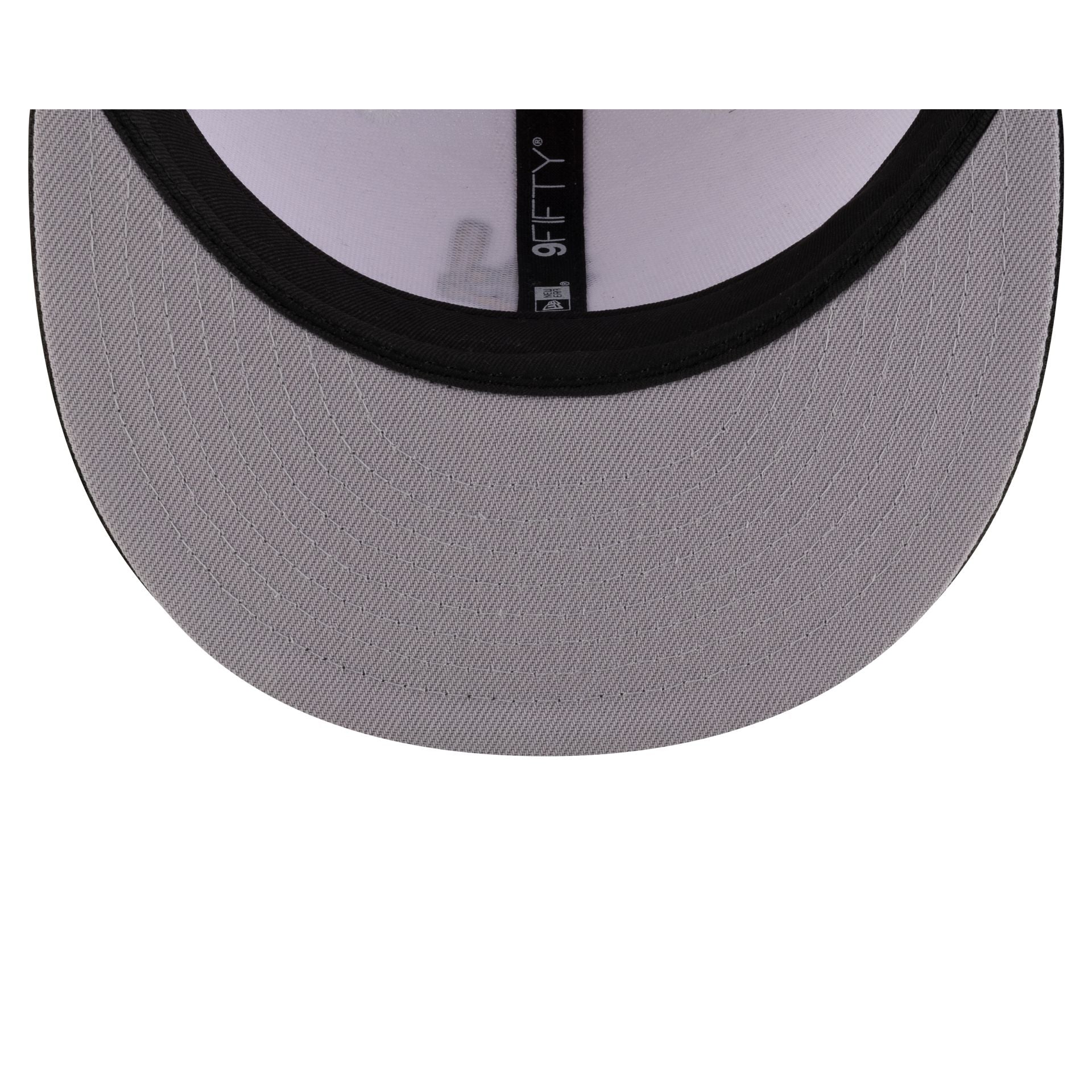 https://cdn.shopify.com/s/files/1/0601/2554/4675/files/70929802_9FIFTY_MLBMASCOT_25_CHIWHICO_WHT_UV.jpg?v=1741802263