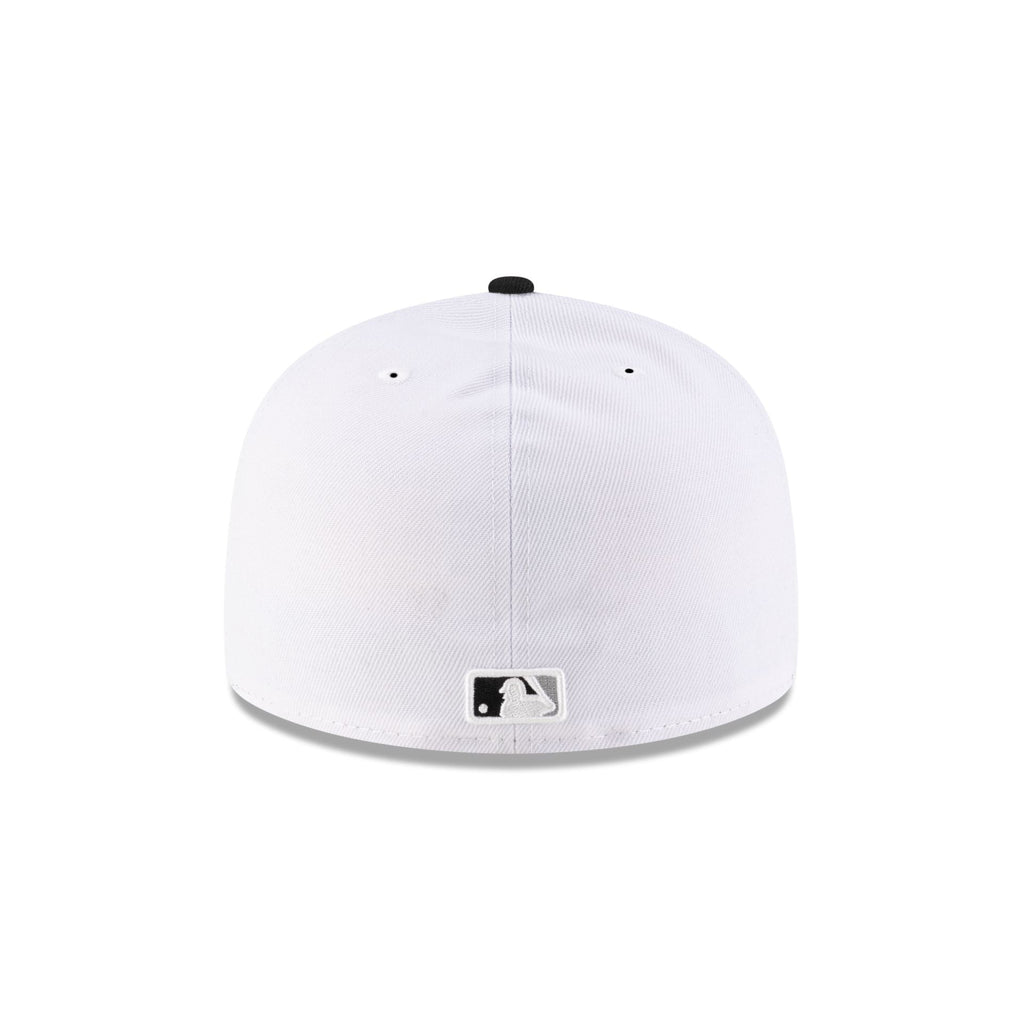 https://cdn.shopify.com/s/files/1/0601/2554/4675/files/70932056_59FIFTYAF_JUSTCAPS_ST25_CHIWHI_WHT_R.jpg?v=1743706230