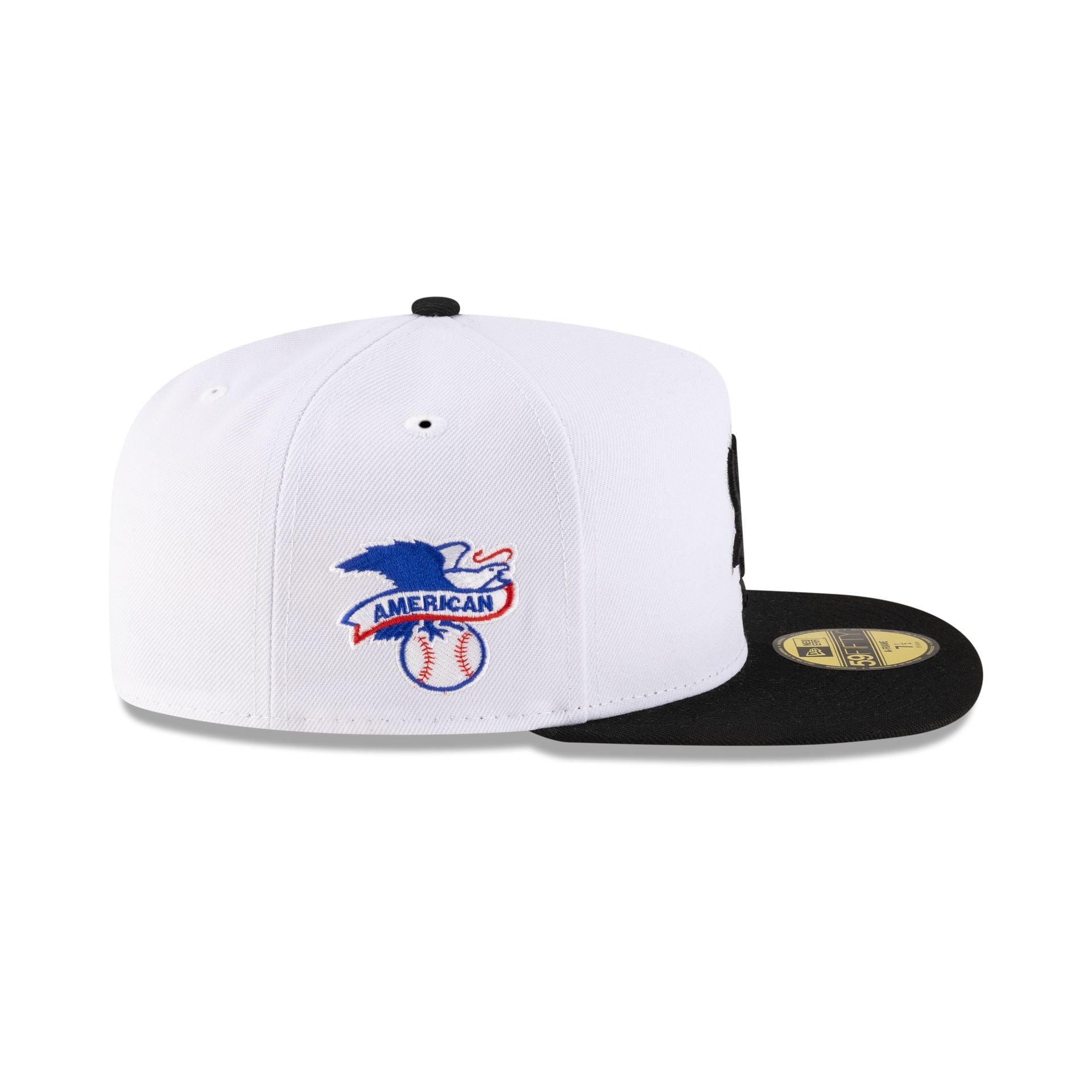 https://cdn.shopify.com/s/files/1/0601/2554/4675/files/70932056_59FIFTYAF_JUSTCAPS_ST25_CHIWHI_WHT_RSIDE.jpg?v=1743706230