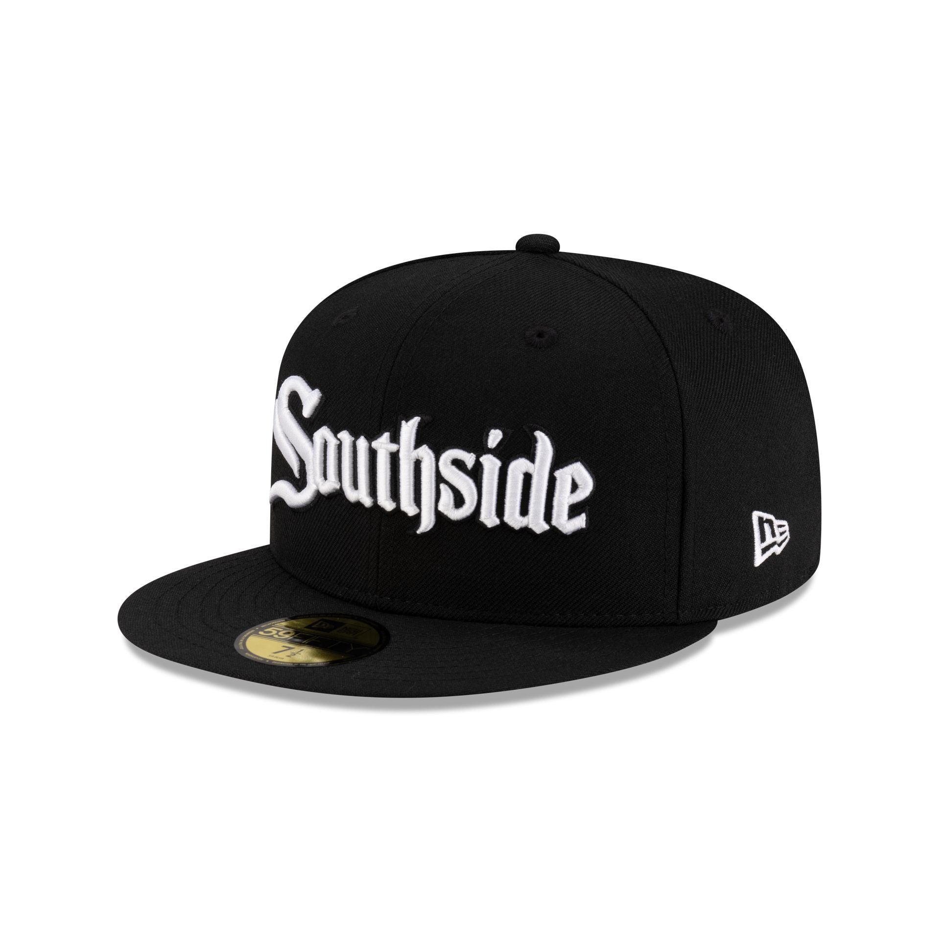 https://cdn.shopify.com/s/files/1/0601/2554/4675/files/70946223_59FIFTY_JUSTCAPS_GOTHICSCRIPT_CHIWHI_BLK_3QL.jpg?v=1749501422