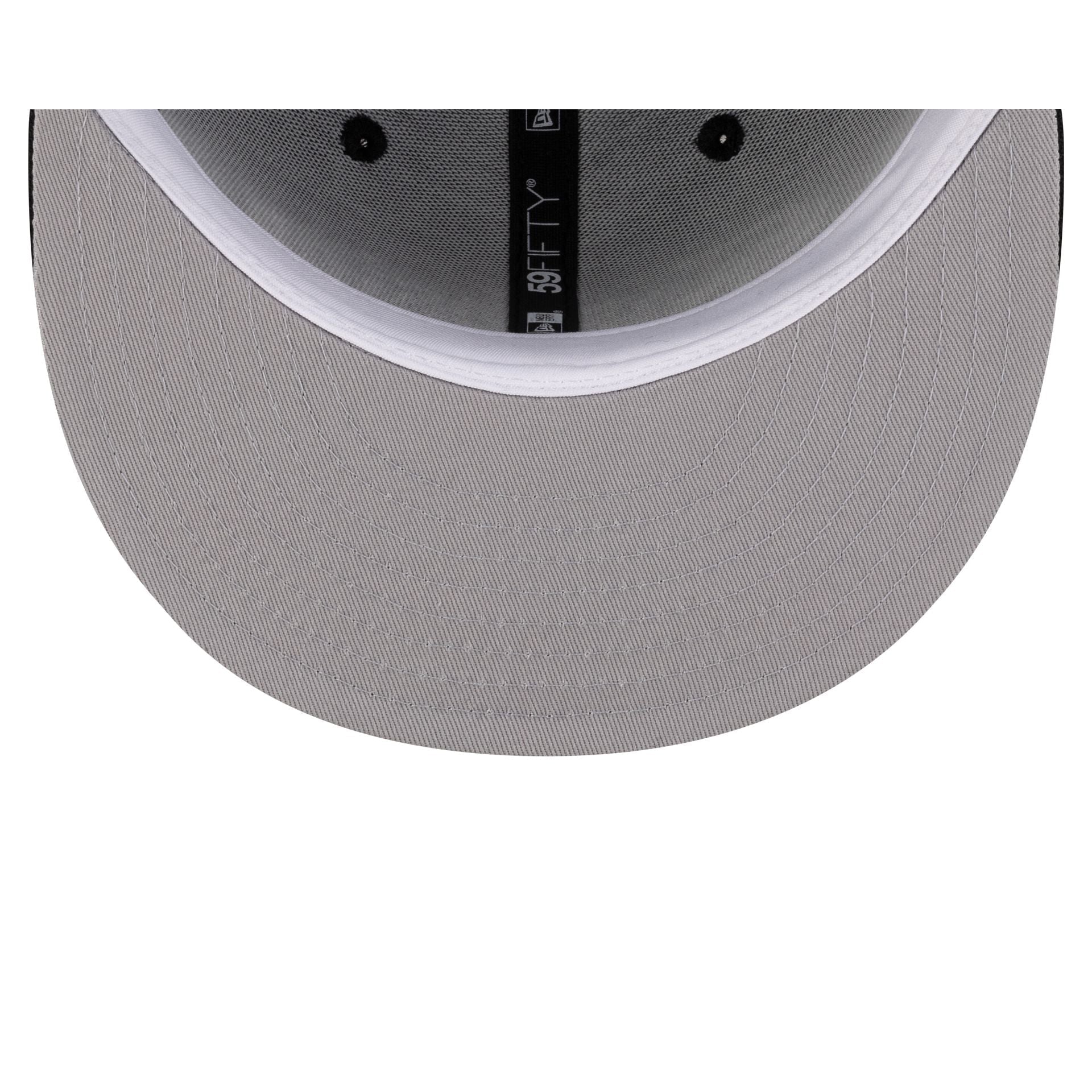 https://cdn.shopify.com/s/files/1/0601/2554/4675/files/70946223_59FIFTY_JUSTCAPS_GOTHICSCRIPT_CHIWHI_BLK_UV.jpg?v=1749501422