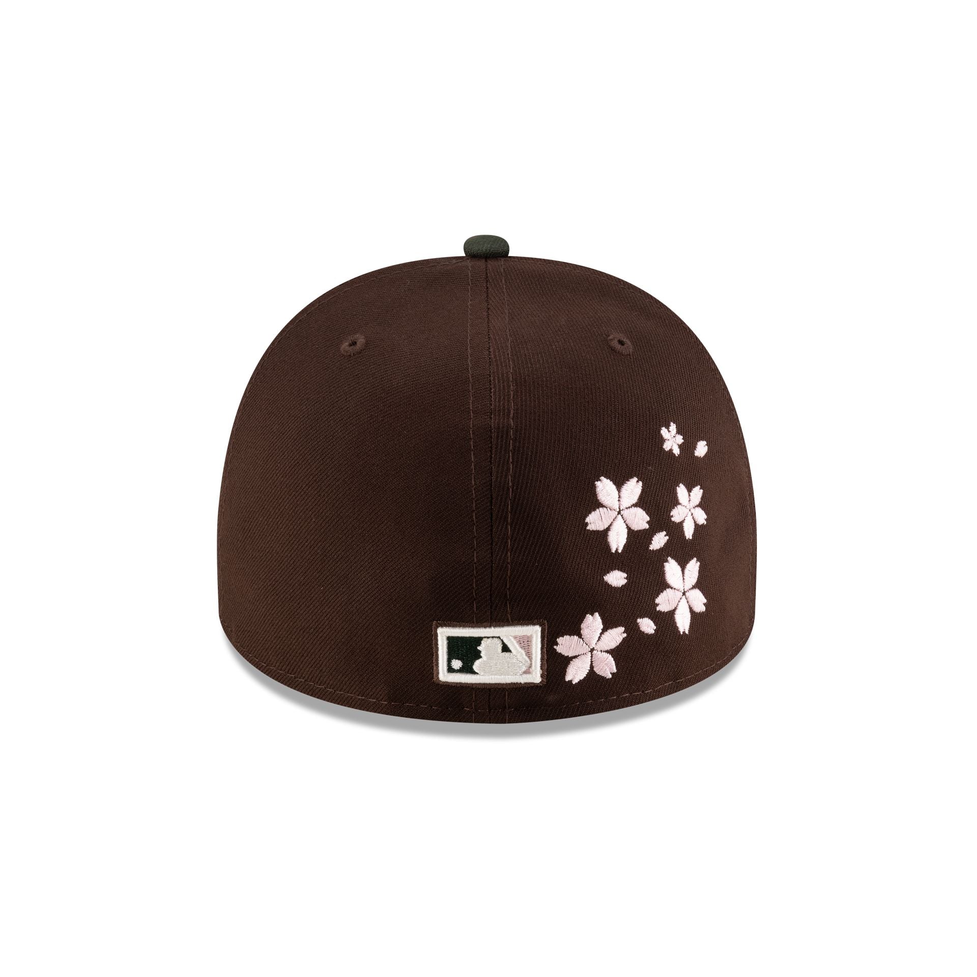 https://cdn.shopify.com/s/files/1/0601/2554/4675/files/70959370_59FIFTYAF_JULYGCP25_CHERRY_BLOSSOM_CHIWHICO_BRN_R.jpg?v=1750704677