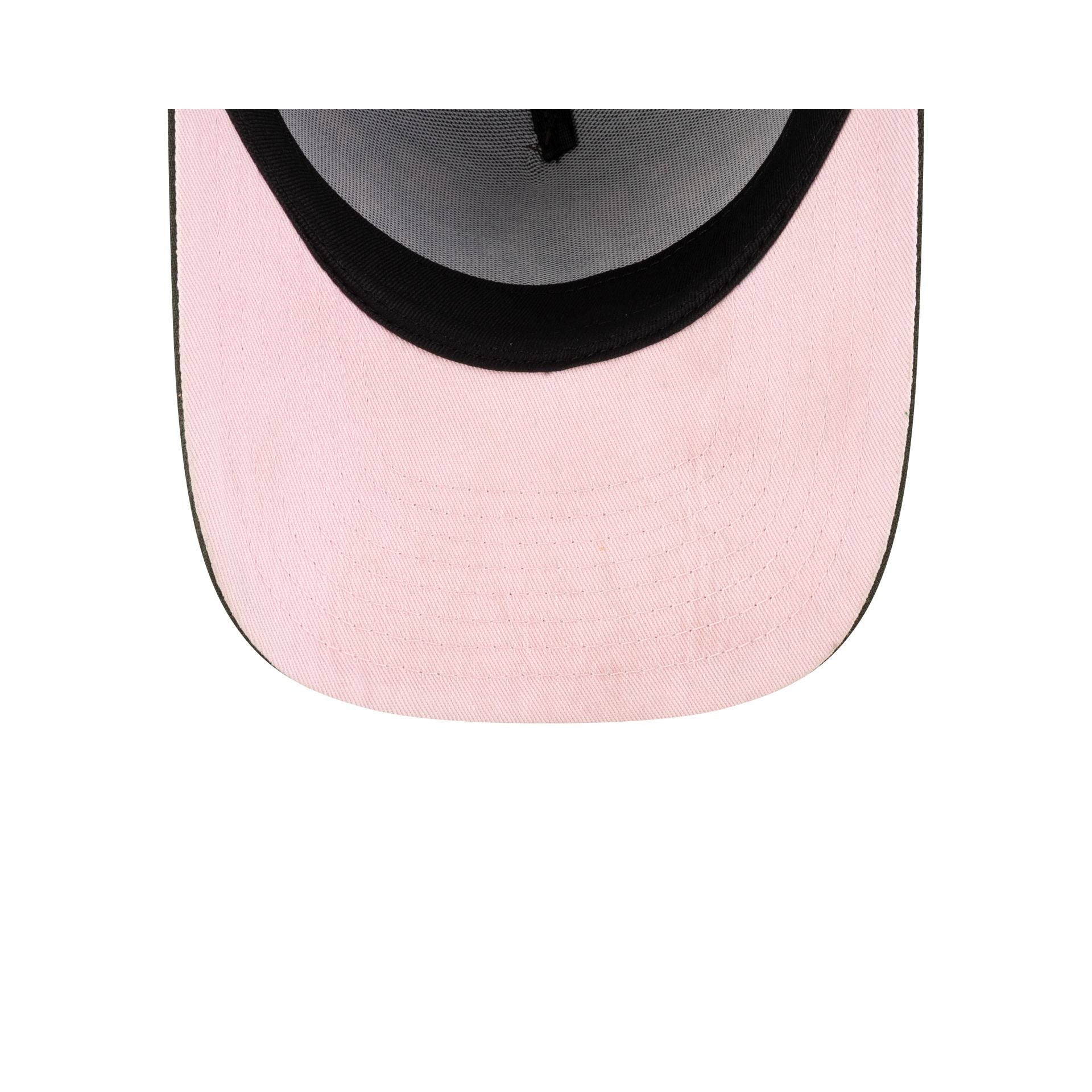 https://cdn.shopify.com/s/files/1/0601/2554/4675/files/70959370_59FIFTYAF_JULYGCP25_CHERRY_BLOSSOM_CHIWHICO_BRN_UV.jpg?v=1750704677