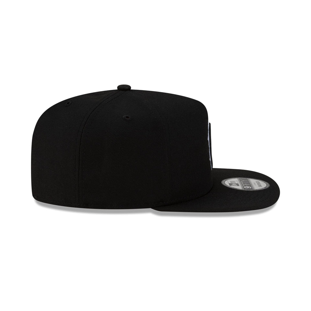 https://cdn.shopify.com/s/files/1/0601/2554/4675/files/70983650_9FIFTY_20A-FRAME_UPDOWN_BOSRED_BLACK_RSIDE.jpg?v=1760368555