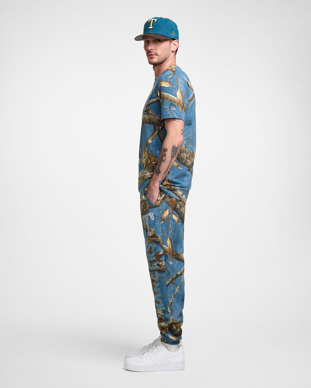 https://cdn.shopify.com/s/files/1/0601/2554/4675/files/Look_36_1139.jpg?v=1732731496