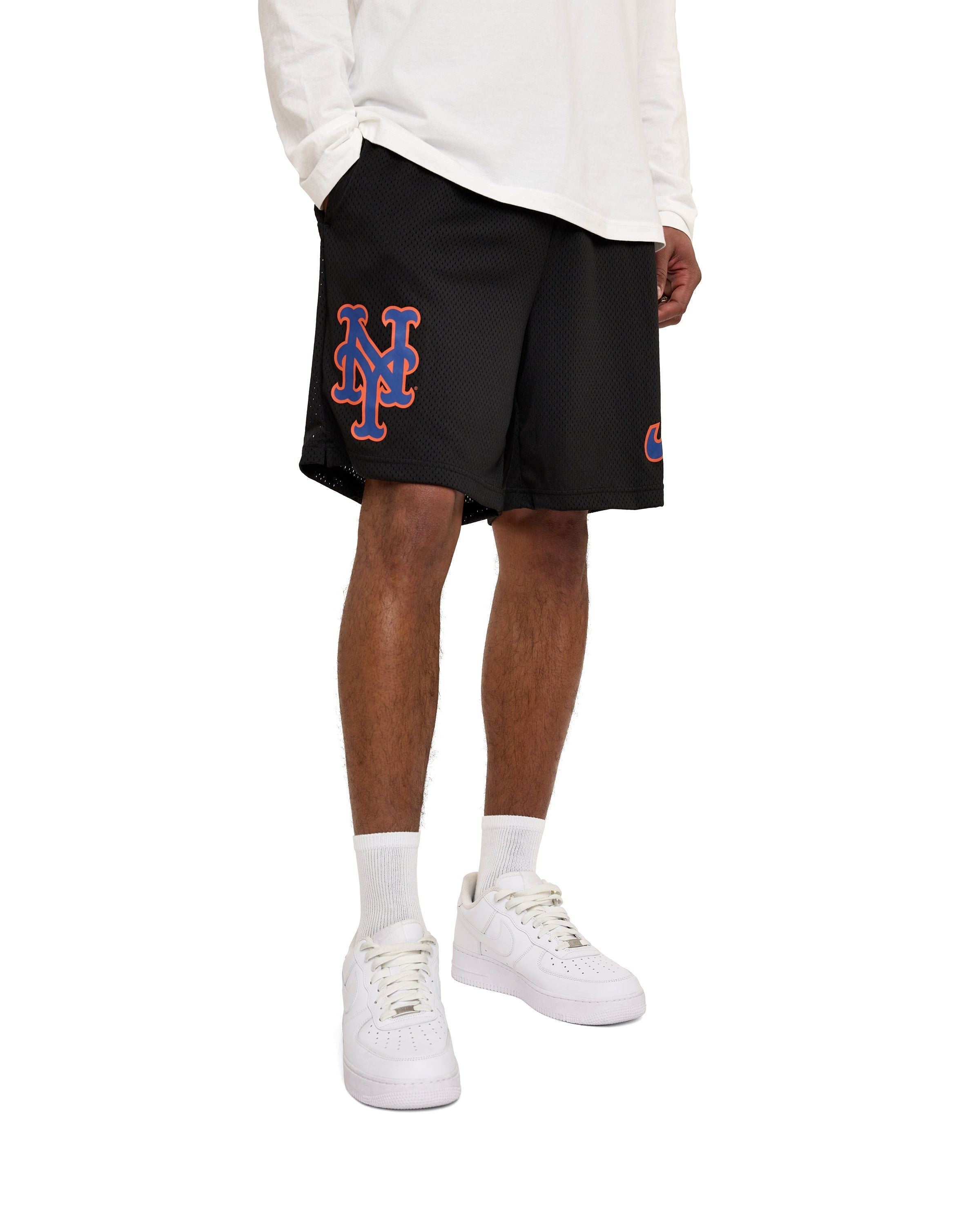 https://cdn.shopify.com/s/files/1/0601/2554/4675/files/Look_46_1422.jpg?v=1710254264